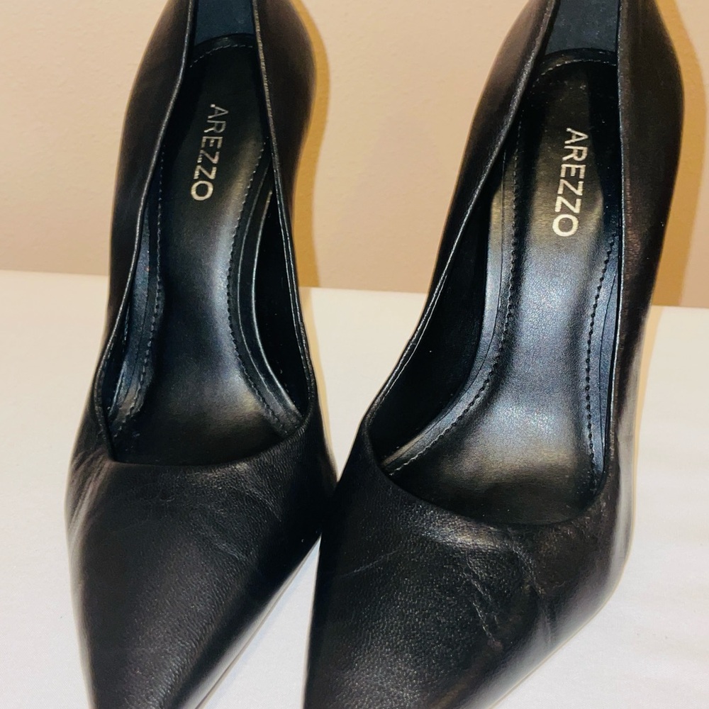 Women's Black Pumps